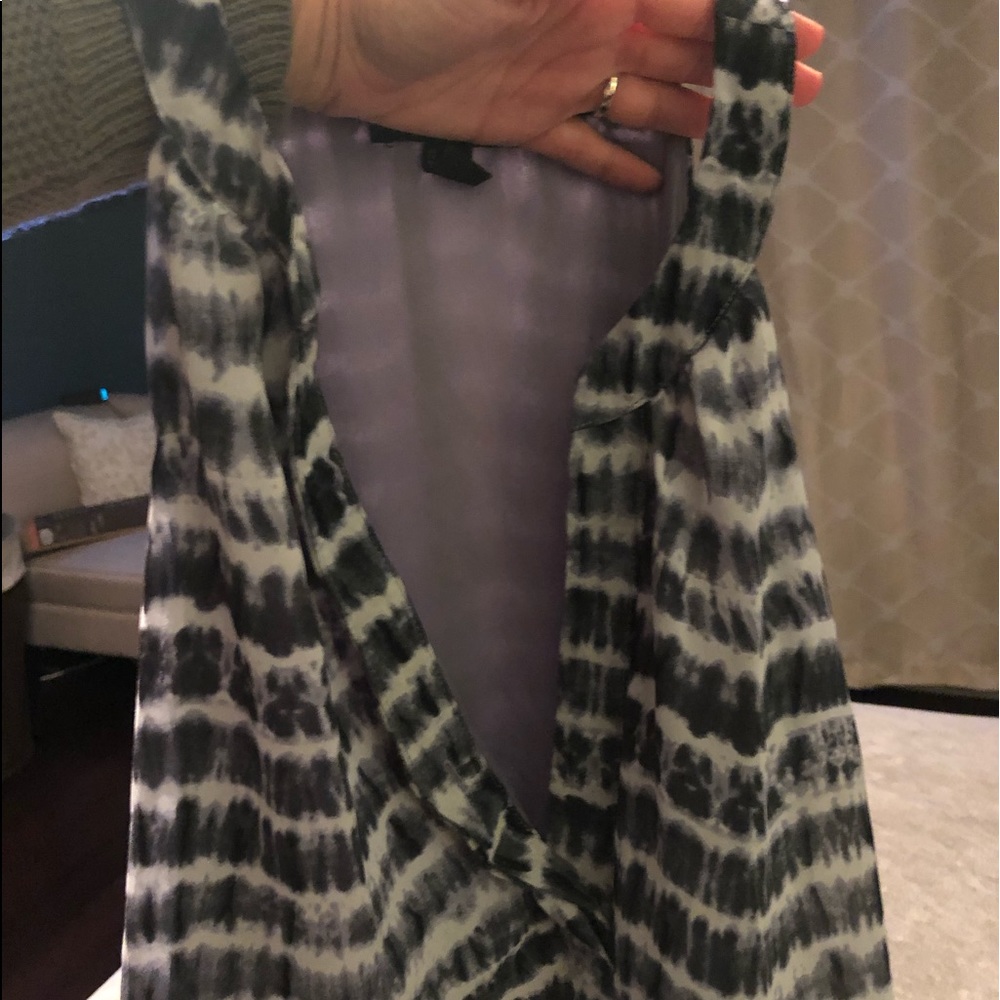 Dress - Picture 7 of 7